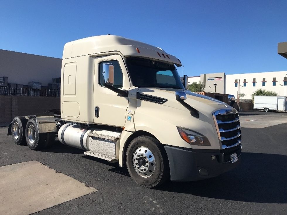 Sleeper Tractor-Heavy Duty Tractors-Freightliner-2020-T12664ST-Phoenix-AZ-609,997\n\t\tmiles-$ 58,250 - Image 1