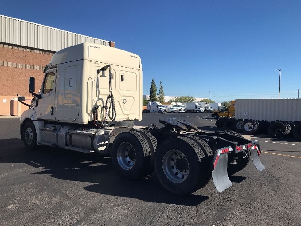 Sleeper Tractor-Heavy Duty Tractors-Freightliner-2020-T12664ST-Phoenix-AZ-609,997\n\t\tmiles-$ 58,250 - Image 5