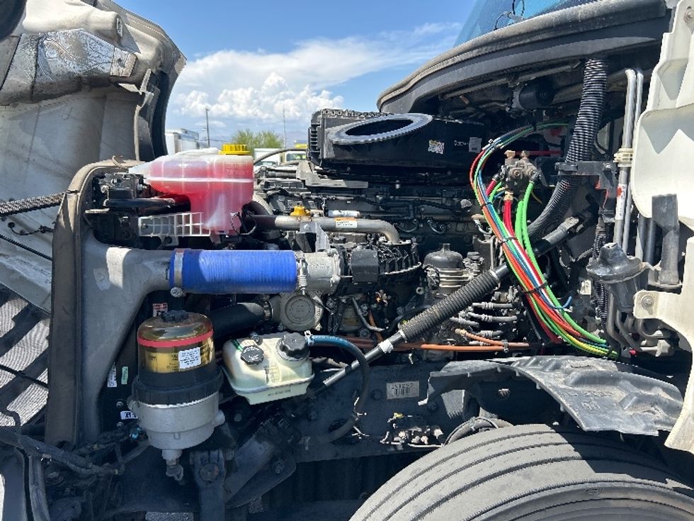 Sleeper Tractor-Heavy Duty Tractors-Freightliner-2020-T12664ST-Phoenix-AZ-611,821\n\t\tmiles-$ 58,750 - Image 21