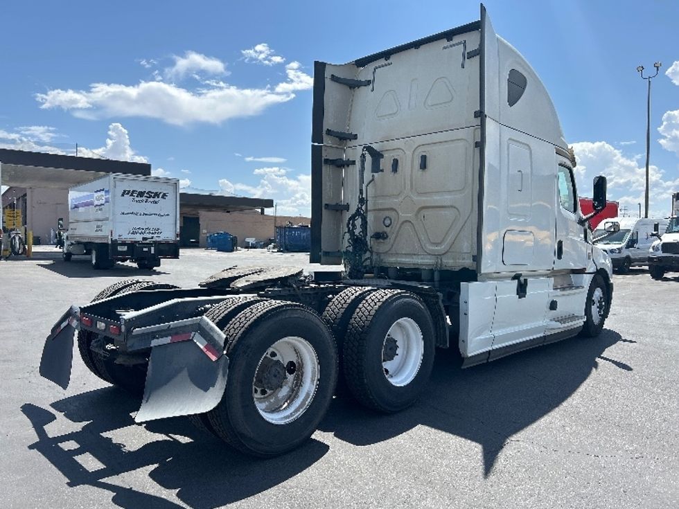 Sleeper Tractor-Heavy Duty Tractors-Freightliner-2020-T12664ST-Phoenix-AZ-611,821\n\t\tmiles-$ 58,750 - Image 7