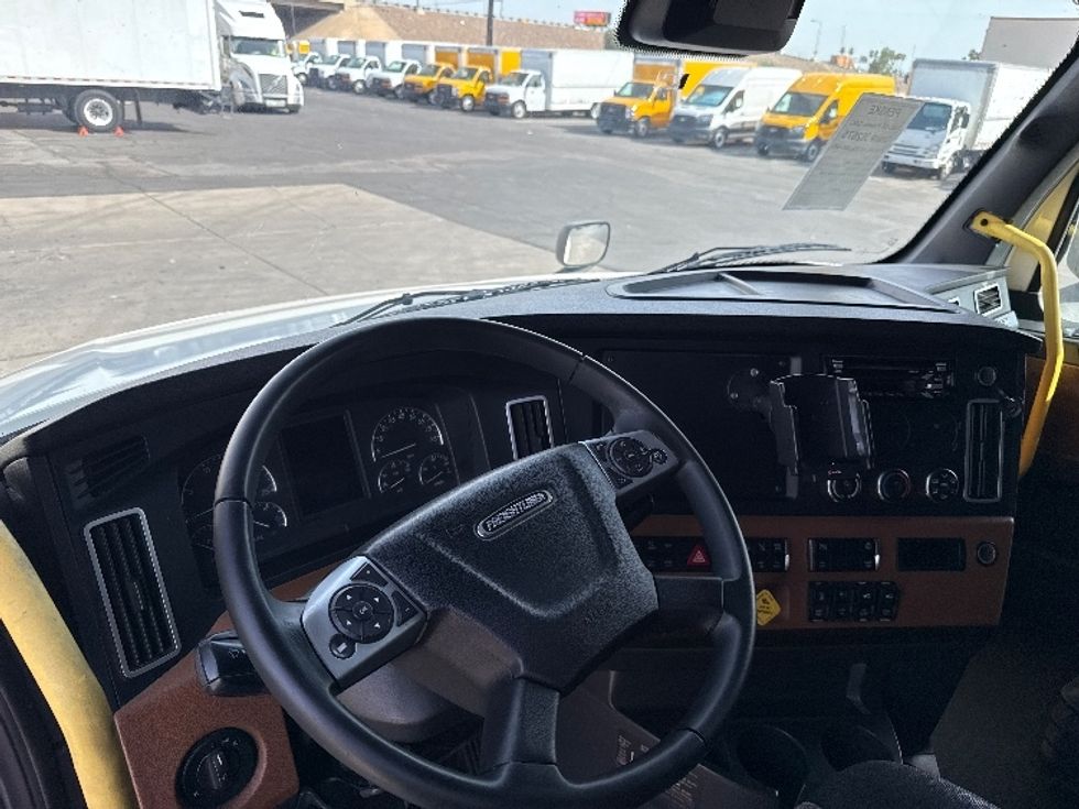 Sleeper Tractor-Heavy Duty Tractors-Freightliner-2020-T12664ST-Phoenix-AZ-615,034\n\t\tmiles-$ 54,750 - Image 10