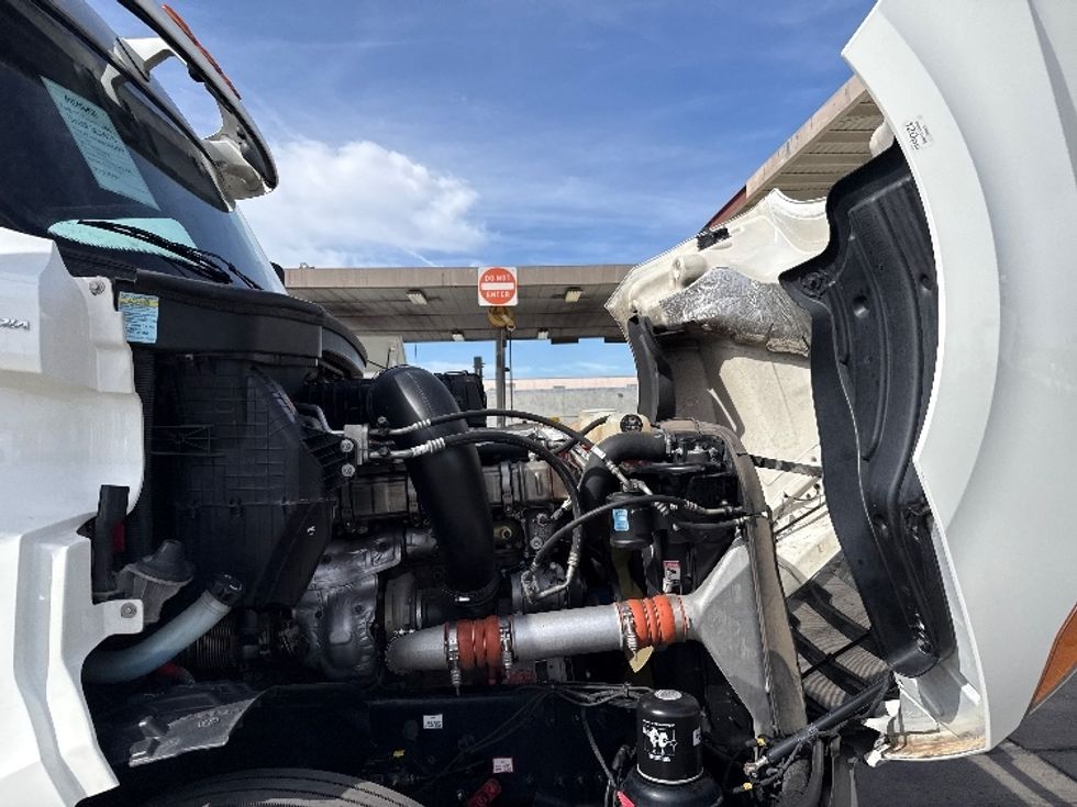 Sleeper Tractor-Heavy Duty Tractors-Freightliner-2020-T12664ST-Phoenix-AZ-615,034\n\t\tmiles-$ 54,750 - Image 20