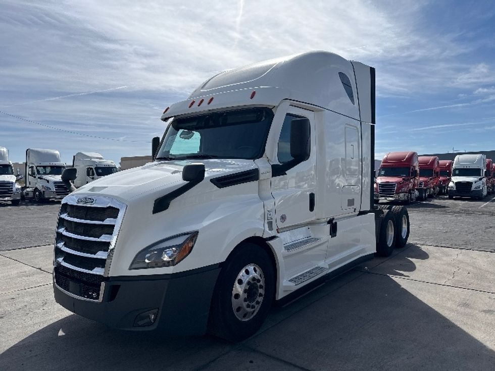 Sleeper Tractor-Heavy Duty Tractors-Freightliner-2020-T12664ST-Phoenix-AZ-615,034\n\t\tmiles-$ 54,750 - Image 3