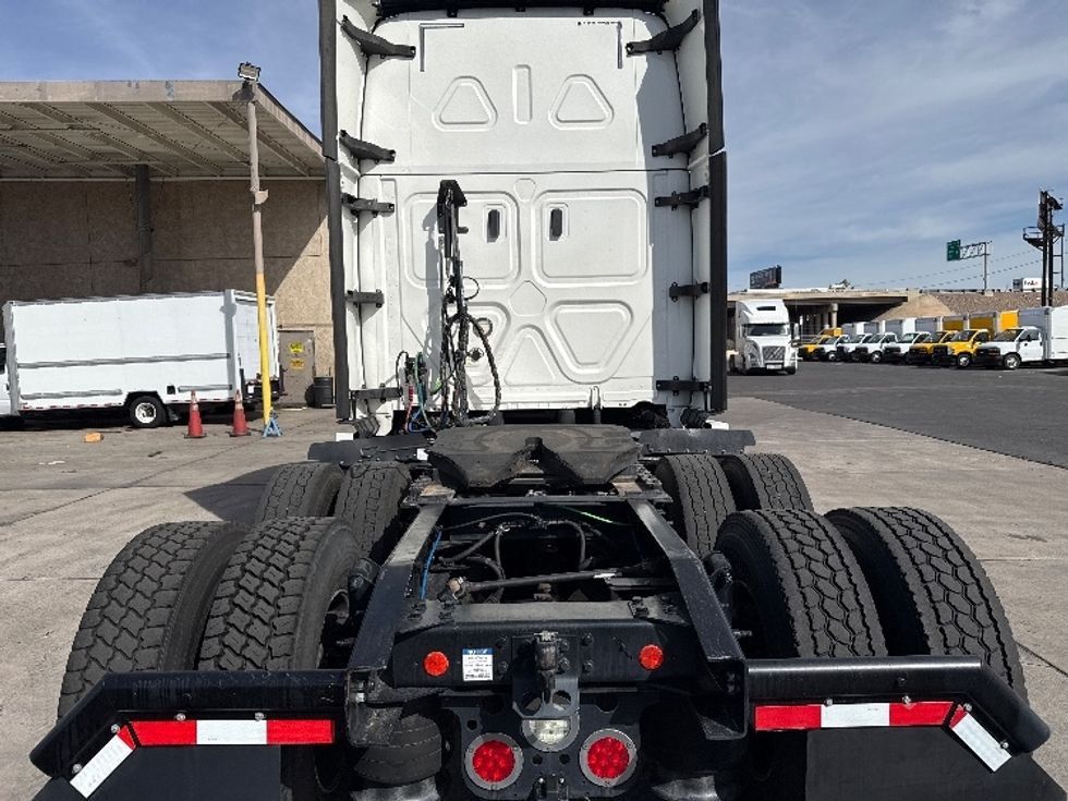 Sleeper Tractor-Heavy Duty Tractors-Freightliner-2020-T12664ST-Phoenix-AZ-615,034\n\t\tmiles-$ 54,750 - Image 6