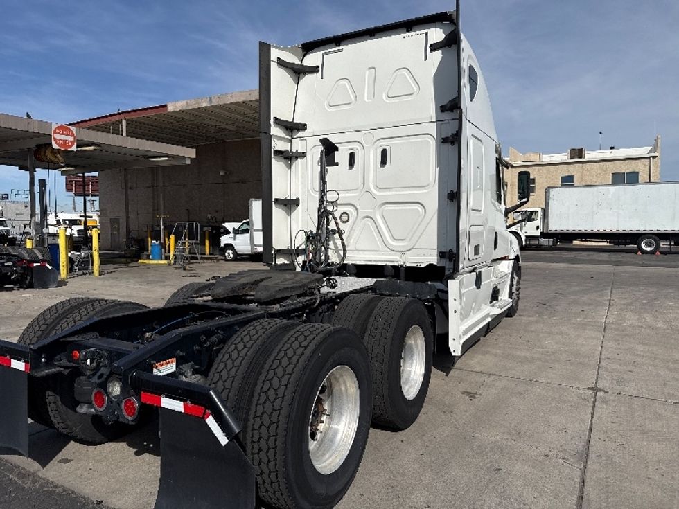 Sleeper Tractor-Heavy Duty Tractors-Freightliner-2020-T12664ST-Phoenix-AZ-615,034\n\t\tmiles-$ 54,750 - Image 7