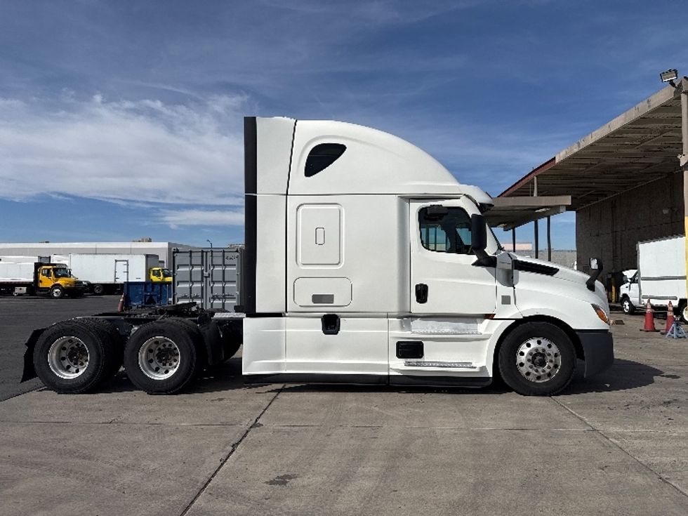 Sleeper Tractor-Heavy Duty Tractors-Freightliner-2020-T12664ST-Phoenix-AZ-615,034\n\t\tmiles-$ 54,750 - Image 8