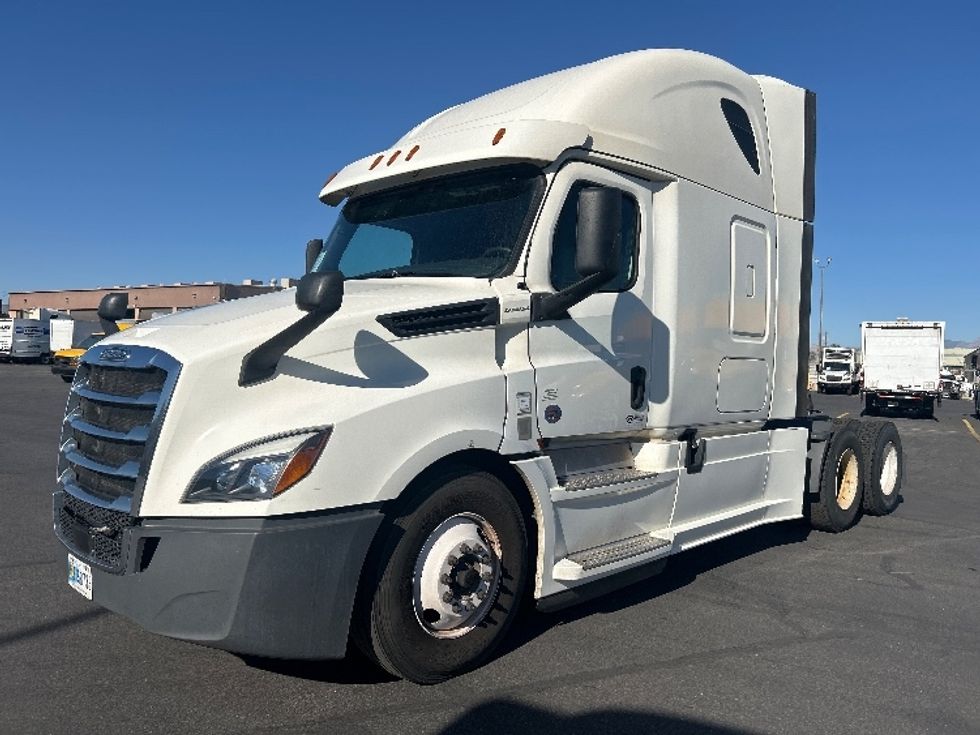 Sleeper Tractor-Heavy Duty Tractors-Freightliner-2020-T12664ST-Phoenix-AZ-640,807\n\t\tmiles-$ 55,500 - Image 3