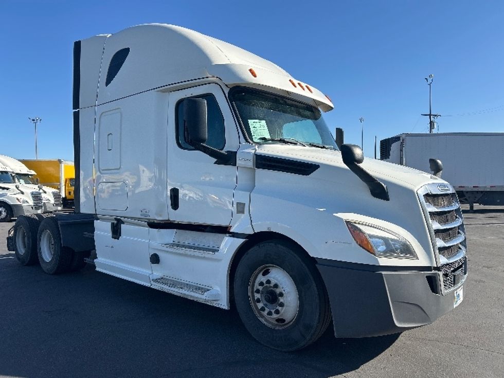 Sleeper Tractor-Heavy Duty Tractors-Freightliner-2020-T12664ST-Phoenix-AZ-643,160\n\t\tmiles-$ 55,250 - Image 1