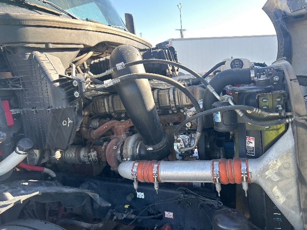 Sleeper Tractor-Heavy Duty Tractors-Freightliner-2020-T12664ST-Phoenix-AZ-643,160\n\t\tmiles-$ 55,250 - Image 20