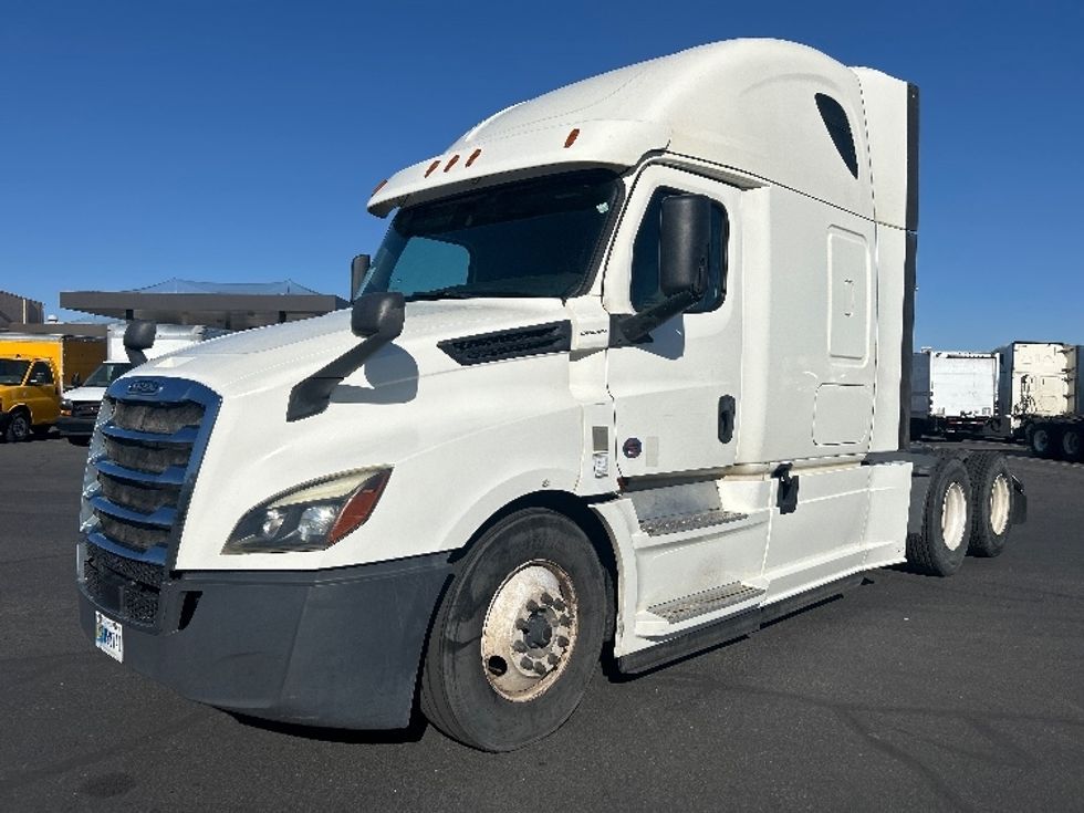 Sleeper Tractor-Heavy Duty Tractors-Freightliner-2020-T12664ST-Phoenix-AZ-643,160\n\t\tmiles-$ 55,250 - Image 3