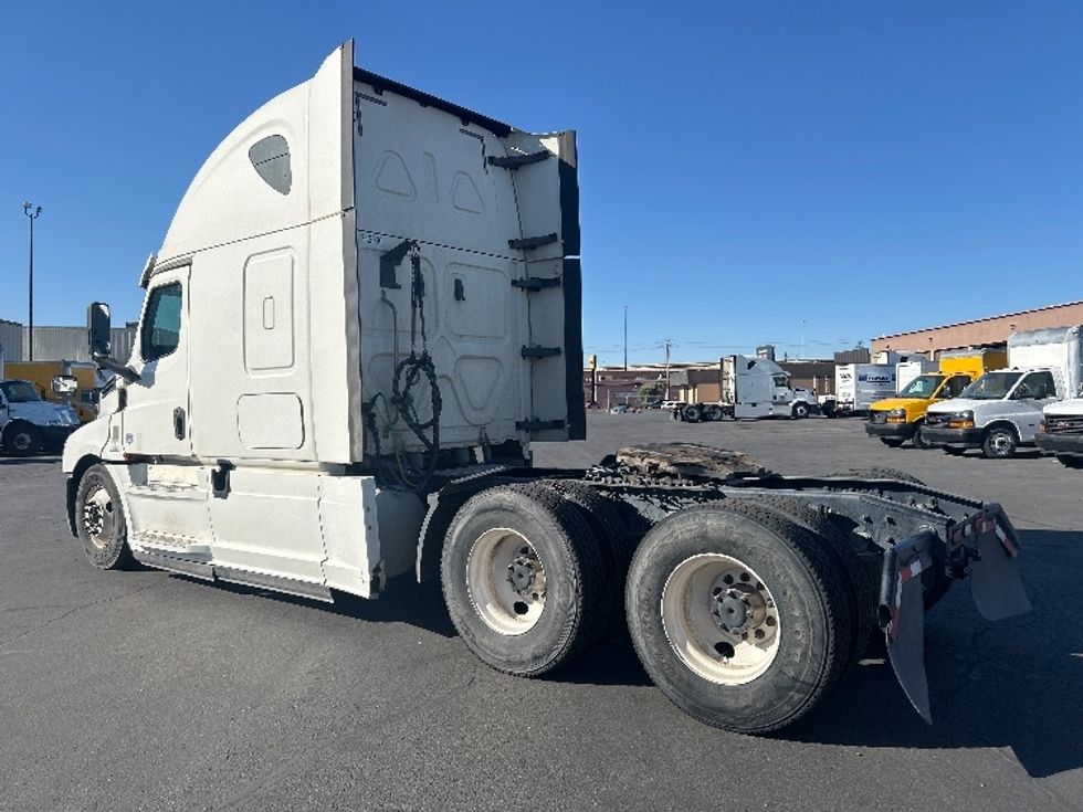 Sleeper Tractor-Heavy Duty Tractors-Freightliner-2020-T12664ST-Phoenix-AZ-643,160\n\t\tmiles-$ 55,250 - Image 5