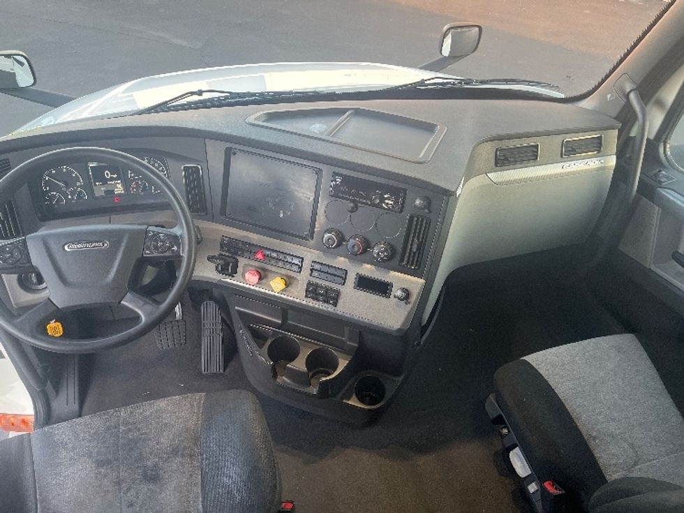 Sleeper Tractor-Heavy Duty Tractors-Freightliner-2020-T12664ST-Phoenix-AZ-643,915\n\t\tmiles-$ 57,000 - Image 12