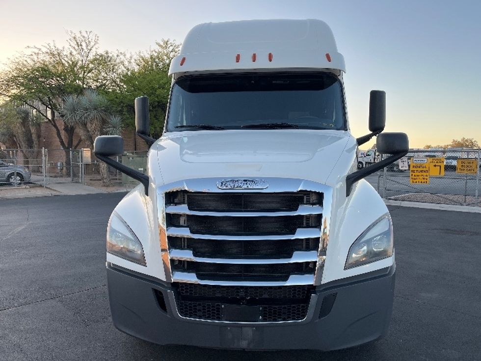 Sleeper Tractor-Heavy Duty Tractors-Freightliner-2020-T12664ST-Phoenix-AZ-643,915\n\t\tmiles-$ 57,000 - Image 2