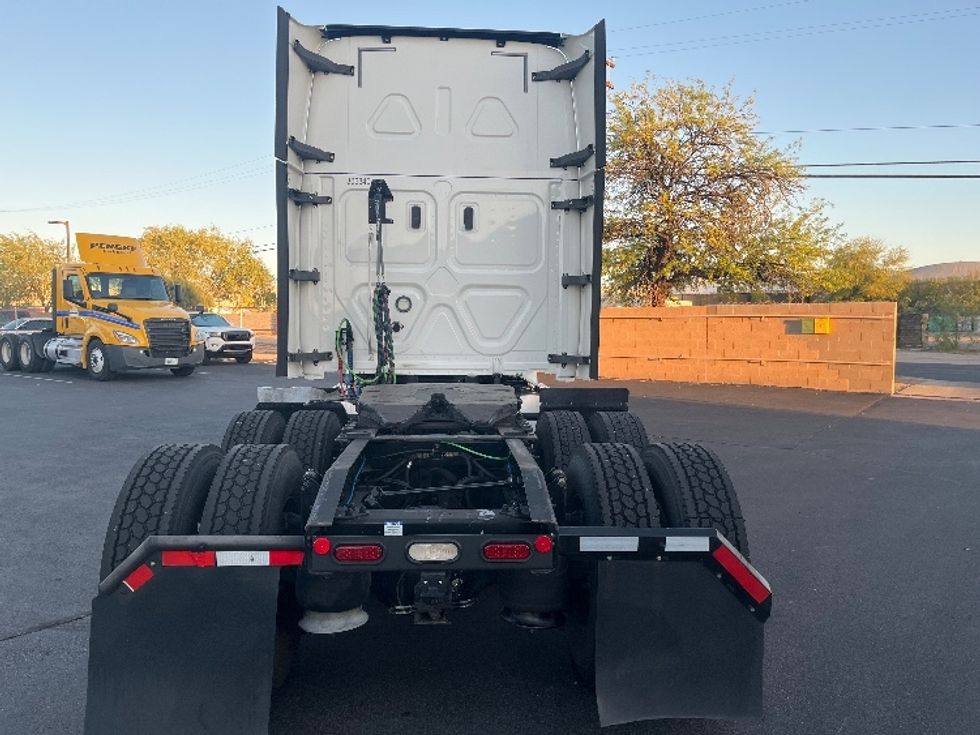 Sleeper Tractor-Heavy Duty Tractors-Freightliner-2020-T12664ST-Phoenix-AZ-643,915\n\t\tmiles-$ 57,000 - Image 6