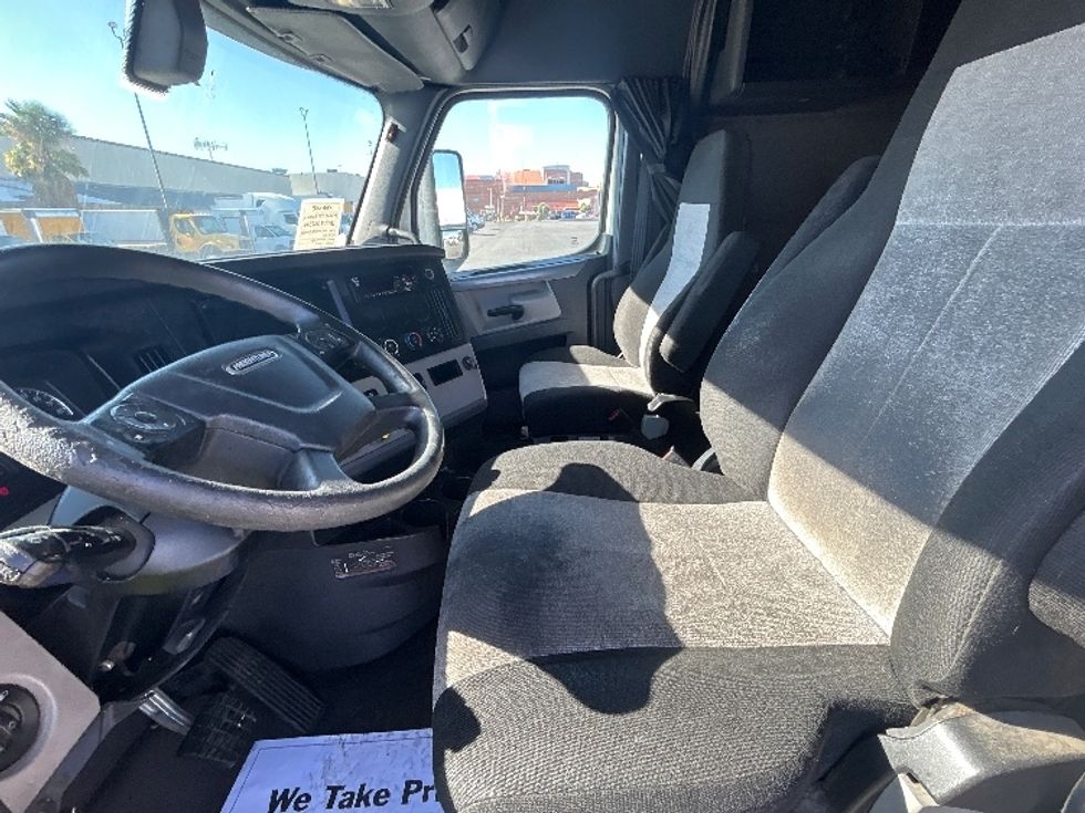 Sleeper Tractor-Heavy Duty Tractors-Freightliner-2020-T12664ST-Phoenix-AZ-654,254\n\t\tmiles-$ 54,500 - Image 10