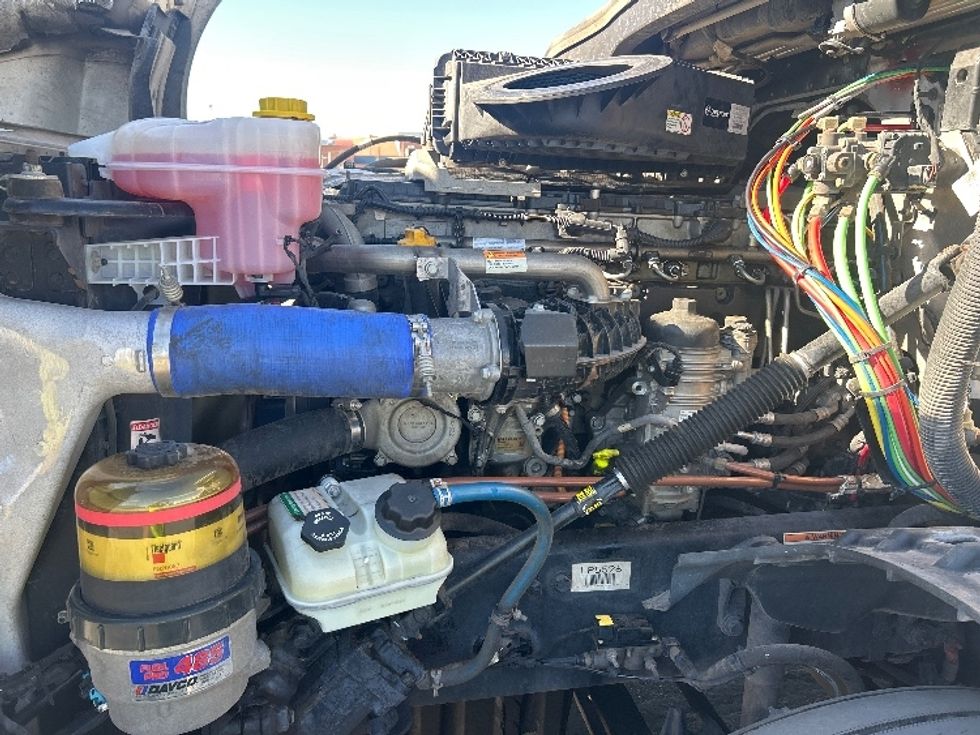 Sleeper Tractor-Heavy Duty Tractors-Freightliner-2020-T12664ST-Phoenix-AZ-654,254\n\t\tmiles-$ 54,500 - Image 21
