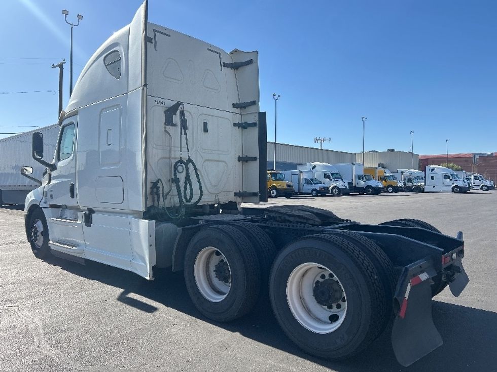 Sleeper Tractor-Heavy Duty Tractors-Freightliner-2020-T12664ST-Phoenix-AZ-654,254\n\t\tmiles-$ 54,500 - Image 5
