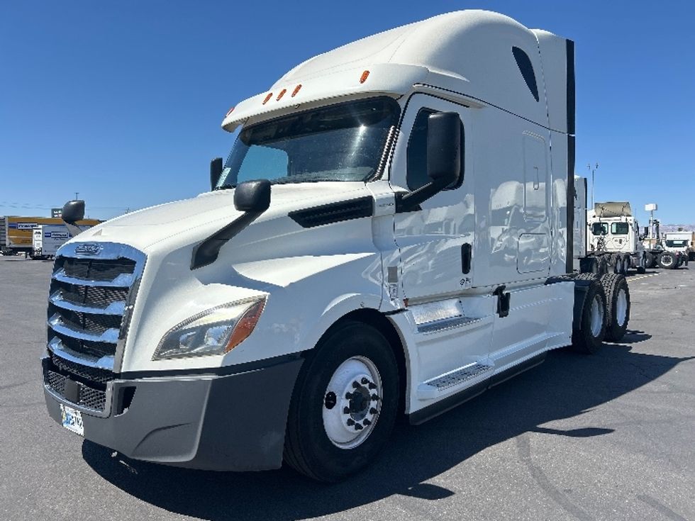Sleeper Tractor-Heavy Duty Tractors-Freightliner-2020-T12664ST-Phoenix-AZ-676,204\n\t\tmiles-$ 52,750 - Image 3