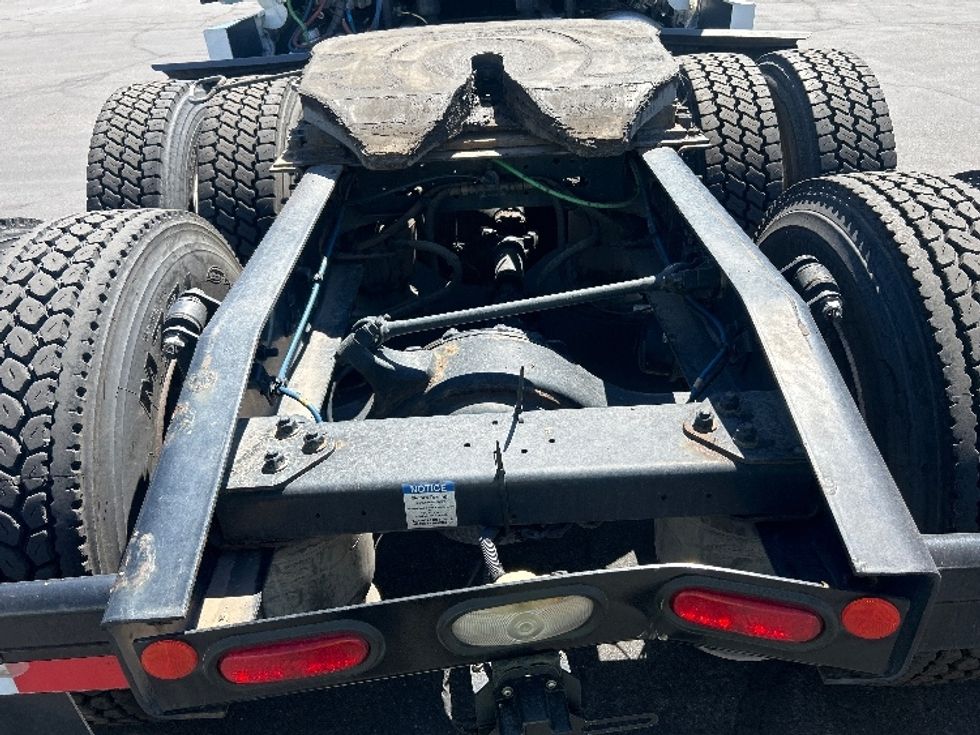 Sleeper Tractor-Heavy Duty Tractors-Freightliner-2020-T12664ST-Phoenix-AZ-676,204\n\t\tmiles-$ 52,750 - Image 6