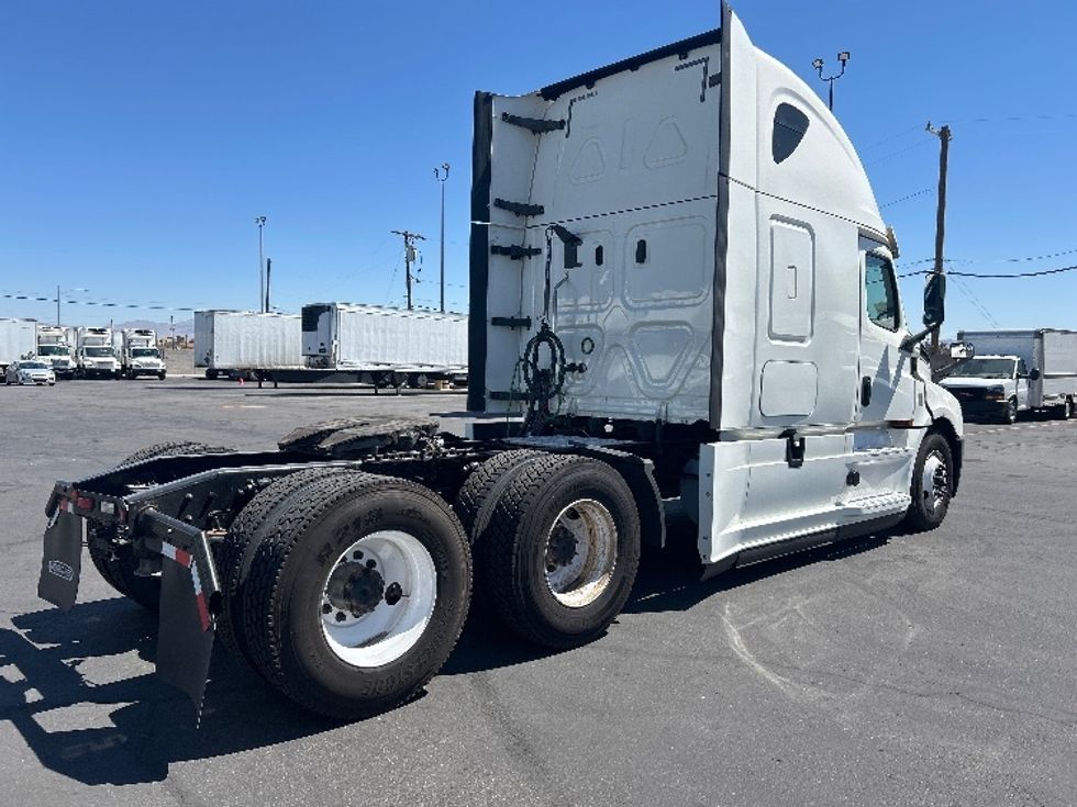 Sleeper Tractor-Heavy Duty Tractors-Freightliner-2020-T12664ST-Phoenix-AZ-676,204\n\t\tmiles-$ 52,750 - Image 7