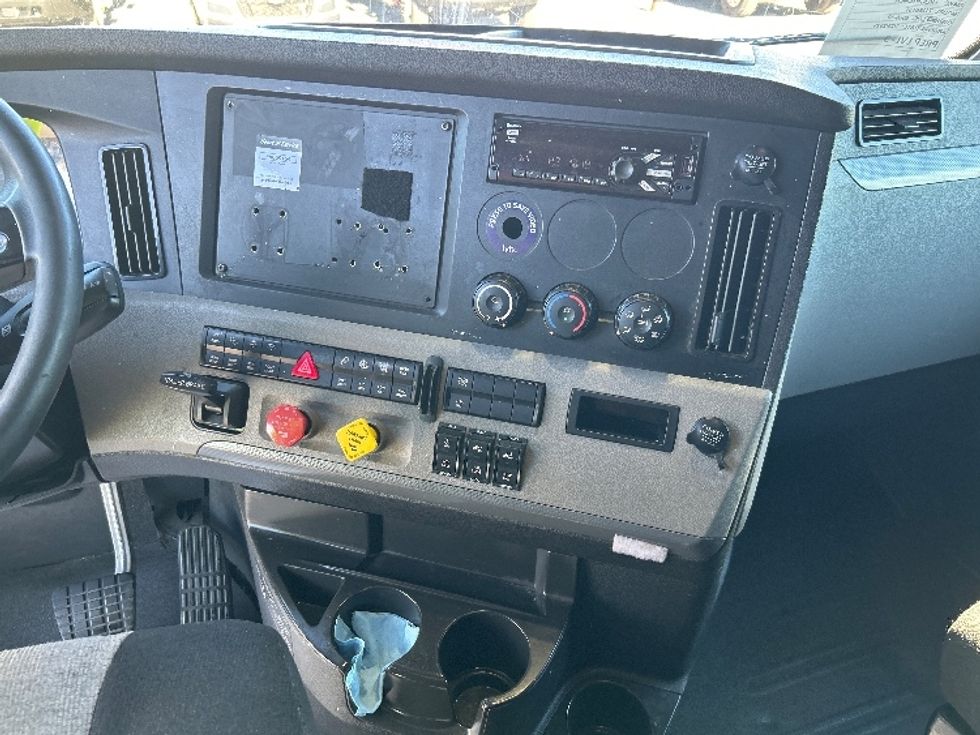 Sleeper Tractor-Heavy Duty Tractors-Freightliner-2020-T12664ST-Phoenix-AZ-679,345\n\t\tmiles-$ 52,500 - Image 12