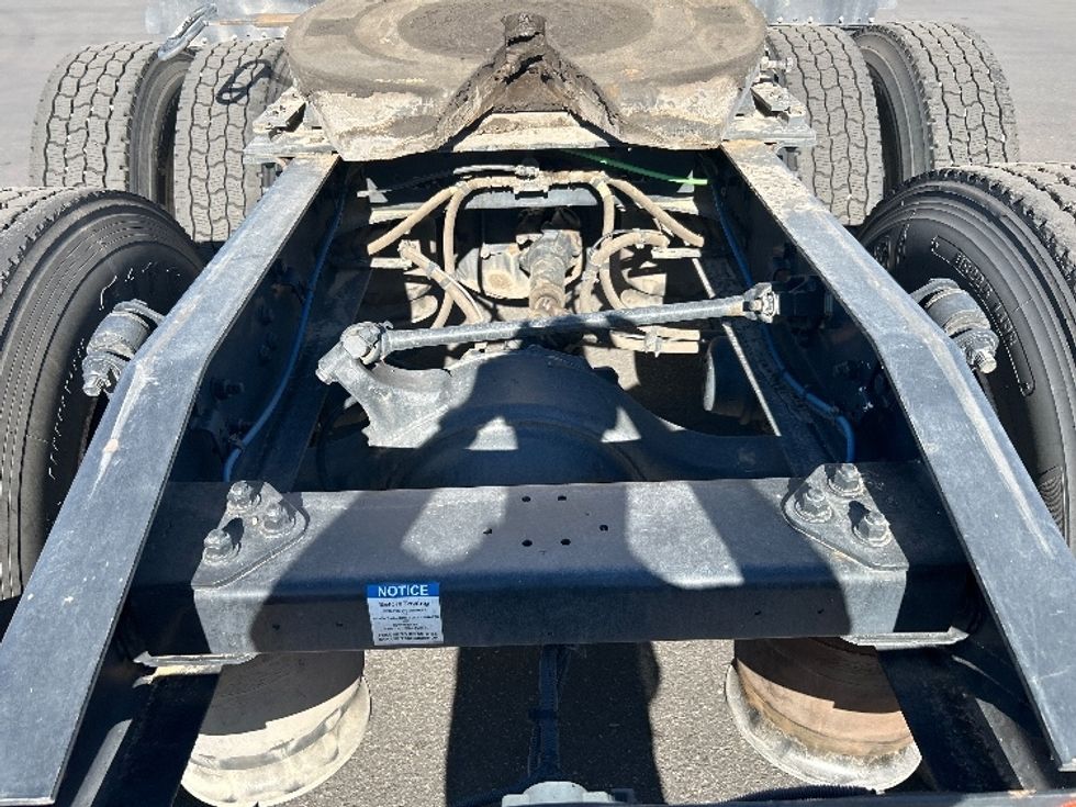 Sleeper Tractor-Heavy Duty Tractors-Freightliner-2020-T12664ST-Phoenix-AZ-679,345\n\t\tmiles-$ 52,500 - Image 6