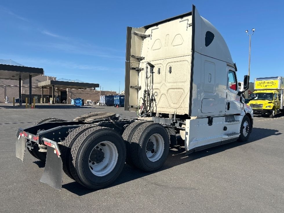Sleeper Tractor-Heavy Duty Tractors-Freightliner-2020-T12664ST-Phoenix-AZ-679,345\n\t\tmiles-$ 52,500 - Image 7