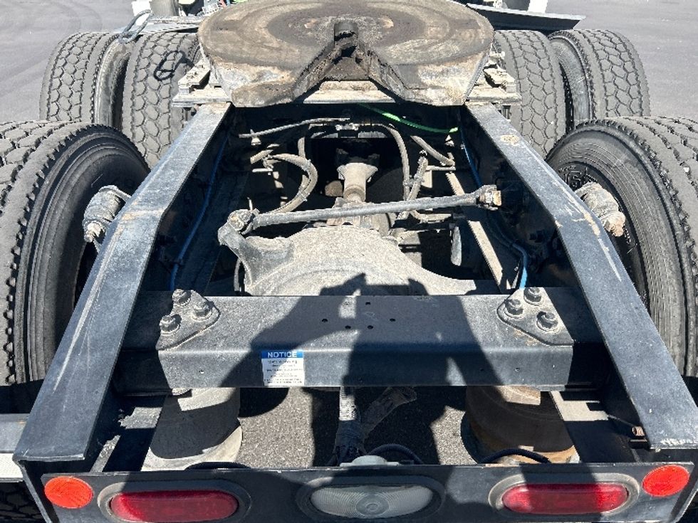 Sleeper Tractor-Heavy Duty Tractors-Freightliner-2020-T12664ST-Phoenix-AZ-702,985\n\t\tmiles-$ 50,500 - Image 6