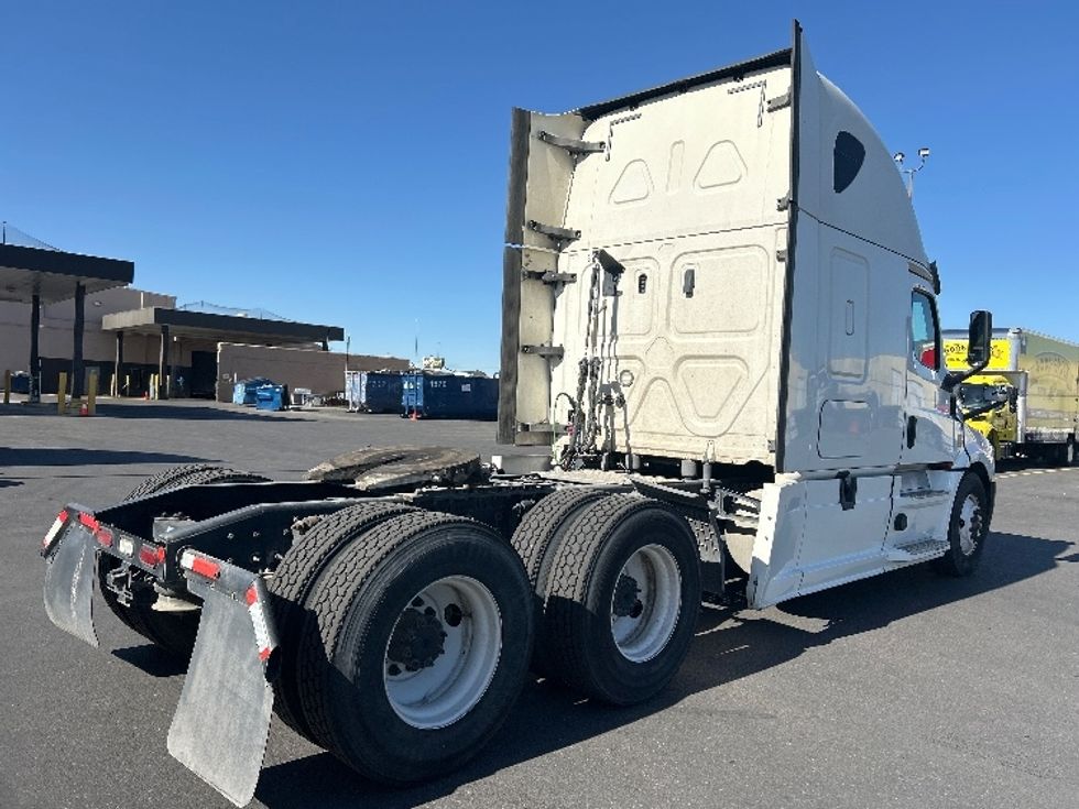 Sleeper Tractor-Heavy Duty Tractors-Freightliner-2020-T12664ST-Phoenix-AZ-702,985\n\t\tmiles-$ 50,500 - Image 7