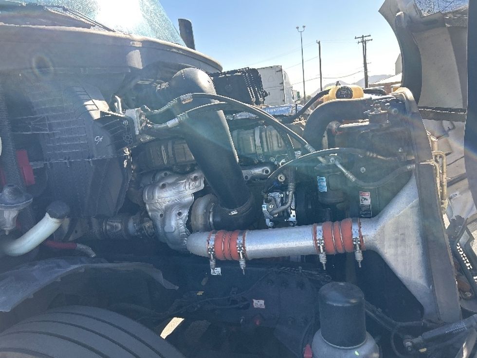 Sleeper Tractor-Heavy Duty Tractors-Freightliner-2020-T12664ST-Phoenix-AZ-731,251\n\t\tmiles-$ 48,250 - Image 20