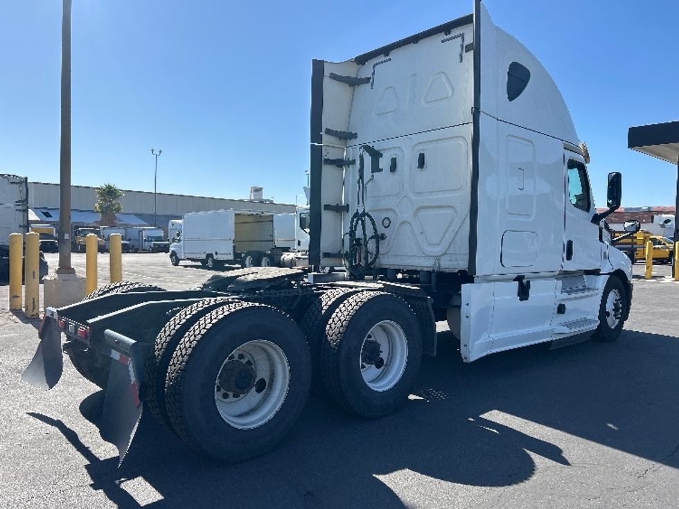 Sleeper Tractor-Heavy Duty Tractors-Freightliner-2020-T12664ST-Phoenix-AZ-731,251\n\t\tmiles-$ 48,250 - Image 7