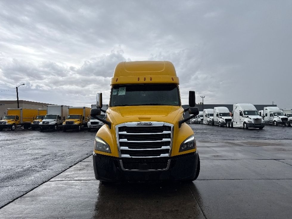 Sleeper Tractor-Heavy Duty Tractors-Freightliner-2020-T12664ST-Phoenix-AZ-761,497\n\t\tmiles-$ 43,750 - Image 2