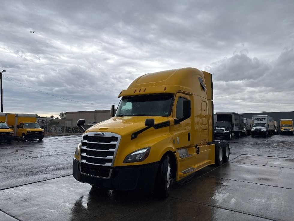 Sleeper Tractor-Heavy Duty Tractors-Freightliner-2020-T12664ST-Phoenix-AZ-761,497\n\t\tmiles-$ 43,750 - Image 3