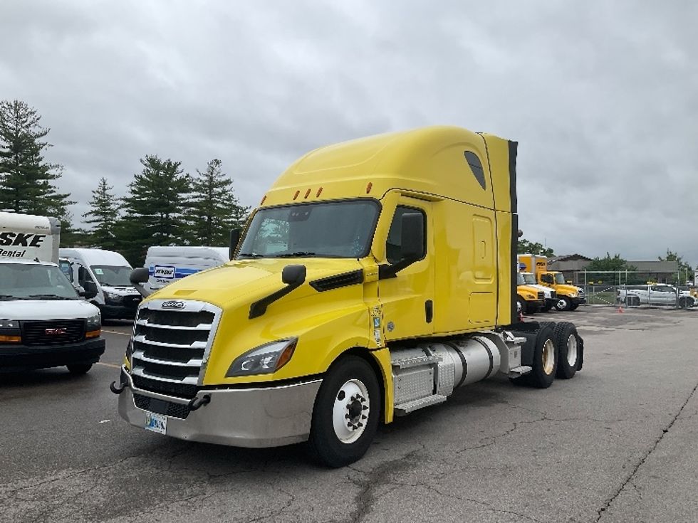 Sleeper Tractor-Heavy Duty Tractors-Freightliner-2020-T12664ST-Piqua-OH-404,836\n\t\tmiles-$ 63,250 - Image 3