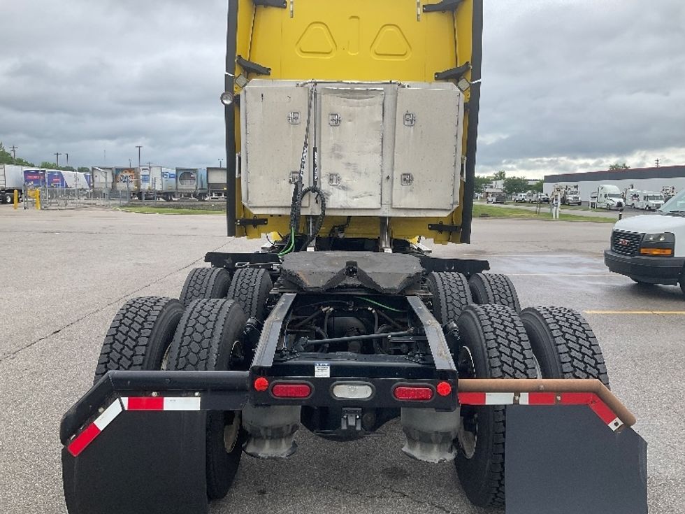Sleeper Tractor-Heavy Duty Tractors-Freightliner-2020-T12664ST-Piqua-OH-404,836\n\t\tmiles-$ 63,250 - Image 6