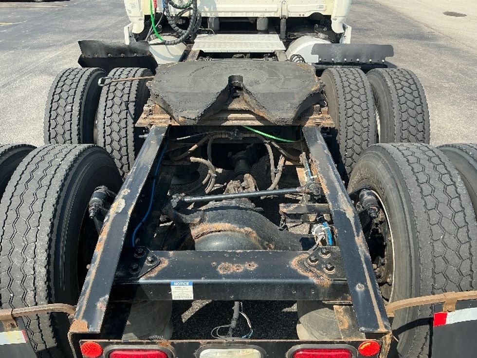 Sleeper Tractor-Heavy Duty Tractors-Freightliner-2020-T12664ST-Piqua-OH-743,109\n\t\tmiles-$ 40,000 - Image 6