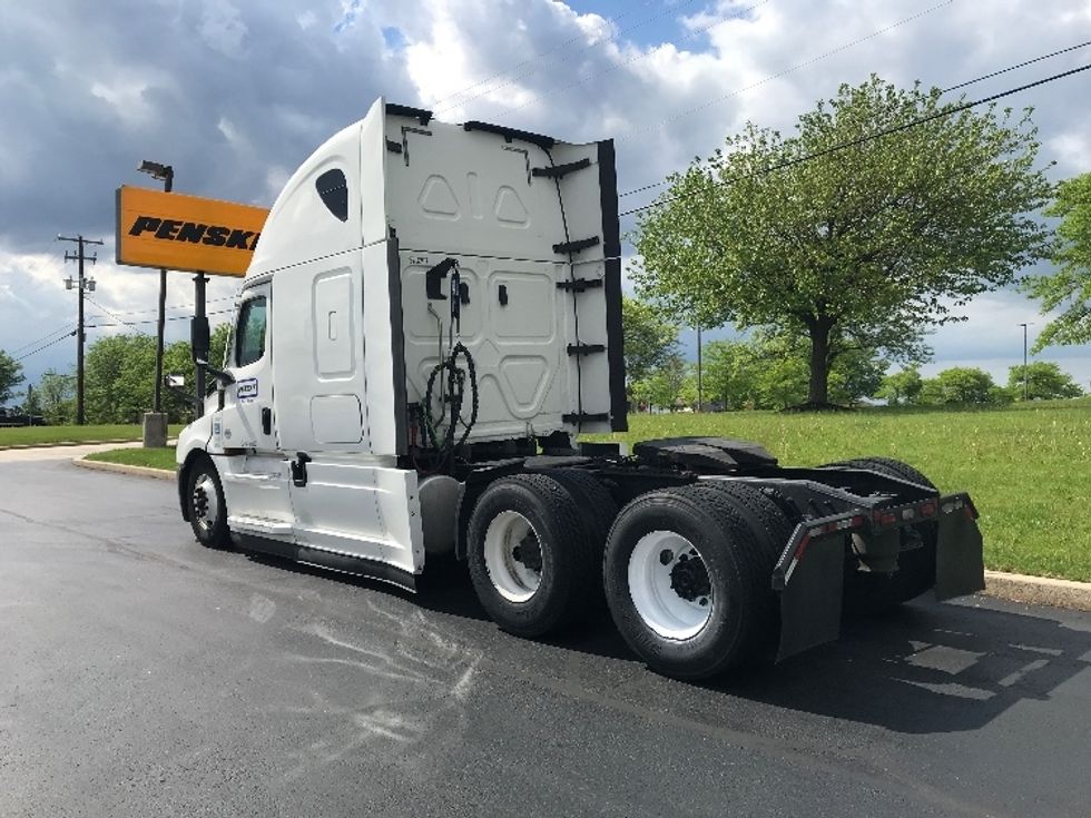 Sleeper Tractor-Heavy Duty Tractors-Freightliner-2020-T12664ST-Pompano Beach-FL-482,188\n\t\tmiles-$ 63,250 - Image 5