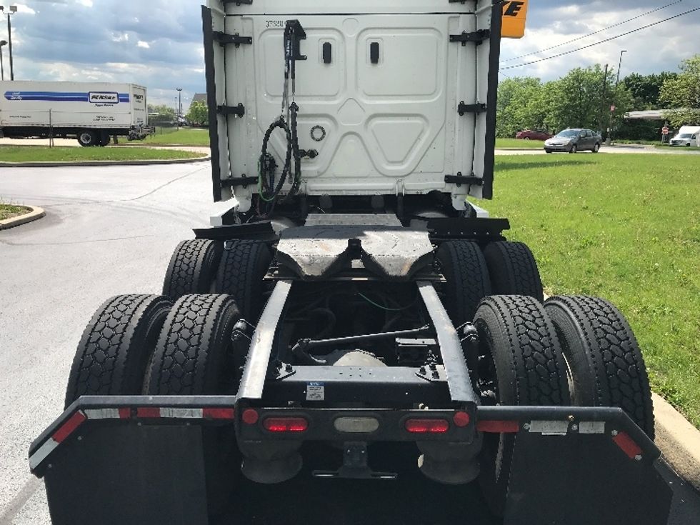 Sleeper Tractor-Heavy Duty Tractors-Freightliner-2020-T12664ST-Pompano Beach-FL-482,188\n\t\tmiles-$ 63,250 - Image 6