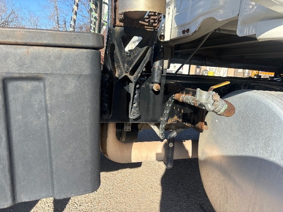 Sleeper Tractor-Heavy Duty Tractors-Freightliner-2020-T12664ST-Poplar Bluff-MO-316,633\n\t\tmiles-$ 73,500 - Image 22