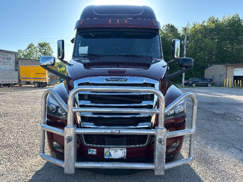 Sleeper Tractor-Heavy Duty Tractors-Freightliner-2020-T12664ST-Poplar Bluff-MO-364,349\n\t\tmiles-$ 71,500 - Image 2
