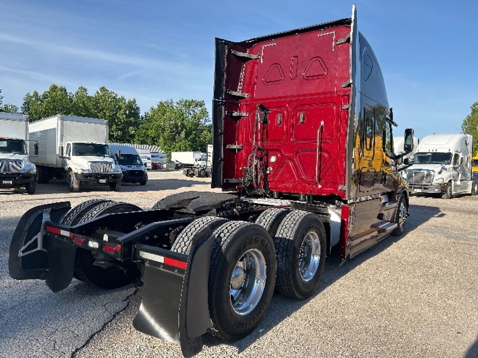 Sleeper Tractor-Heavy Duty Tractors-Freightliner-2020-T12664ST-Poplar Bluff-MO-364,349\n\t\tmiles-$ 71,500 - Image 7