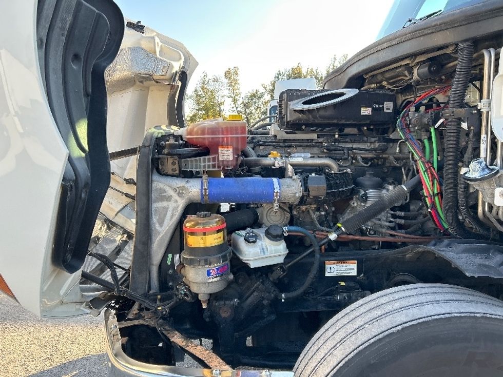 Sleeper Tractor-Heavy Duty Tractors-Freightliner-2020-T12664ST-Poplar Bluff-MO-486,610\n\t\tmiles-$ 64,750 - Image 21