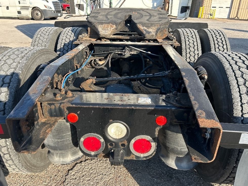 Sleeper Tractor-Heavy Duty Tractors-Freightliner-2020-T12664ST-Poplar Bluff-MO-486,610\n\t\tmiles-$ 64,750 - Image 6