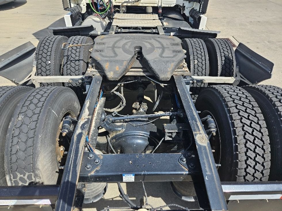 Sleeper Tractor-Heavy Duty Tractors-Freightliner-2020-T12664ST-Poplar Bluff-MO-575,711\n\t\tmiles-$ 52,000 - Image 6