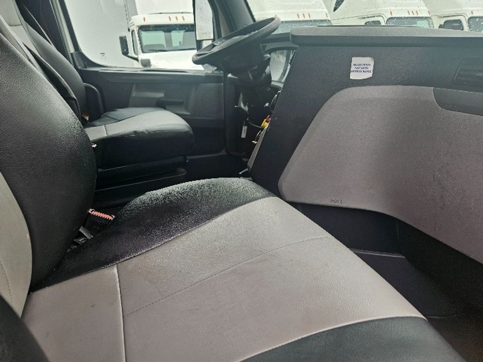 Sleeper Tractor-Heavy Duty Tractors-Freightliner-2020-T12664ST-Poplar Bluff-MO-606,629\n\t\tmiles-$ 52,750 - Image 15