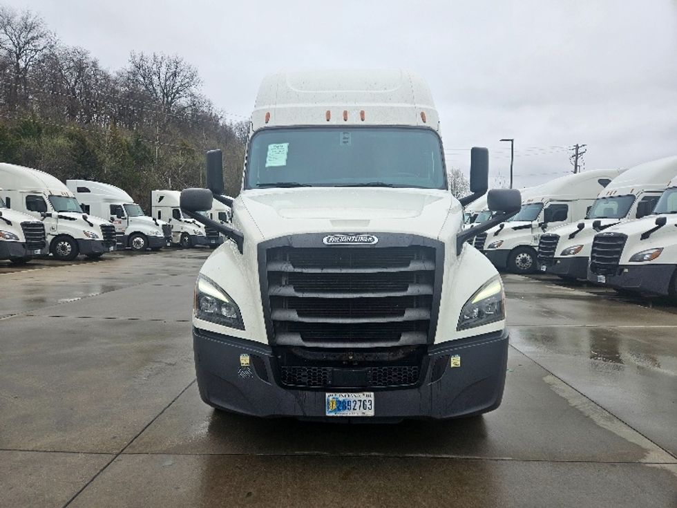 Sleeper Tractor-Heavy Duty Tractors-Freightliner-2020-T12664ST-Poplar Bluff-MO-606,629\n\t\tmiles-$ 52,750 - Image 2