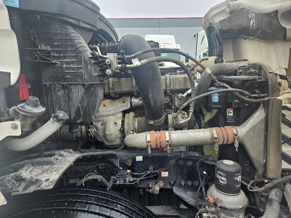 Sleeper Tractor-Heavy Duty Tractors-Freightliner-2020-T12664ST-Poplar Bluff-MO-606,629\n\t\tmiles-$ 52,750 - Image 20