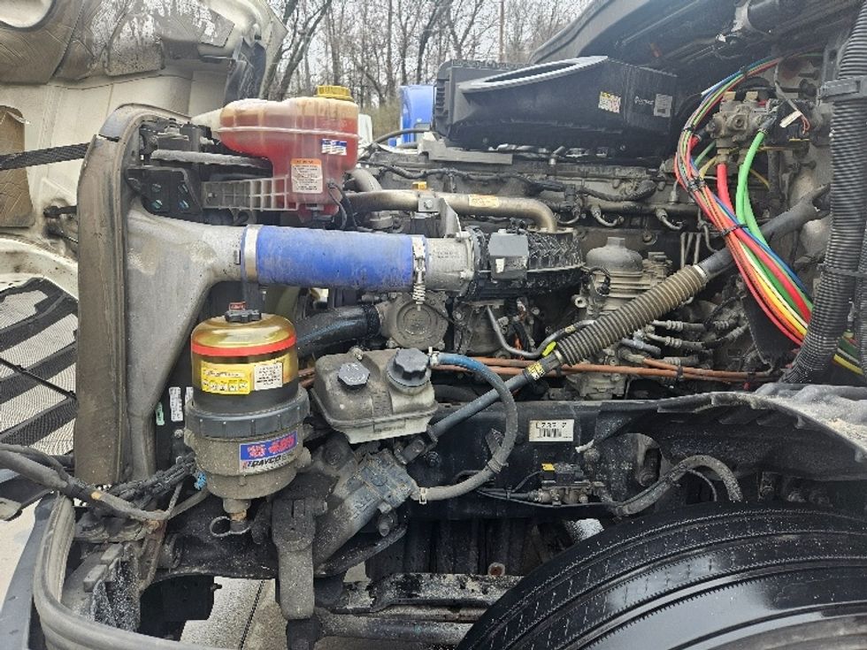 Sleeper Tractor-Heavy Duty Tractors-Freightliner-2020-T12664ST-Poplar Bluff-MO-606,629\n\t\tmiles-$ 52,750 - Image 21