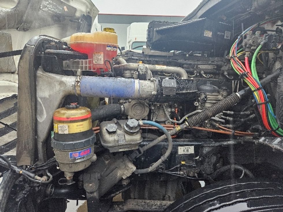 Sleeper Tractor-Heavy Duty Tractors-Freightliner-2020-T12664ST-Poplar Bluff-MO-617,830\n\t\tmiles-$ 52,000 - Image 21