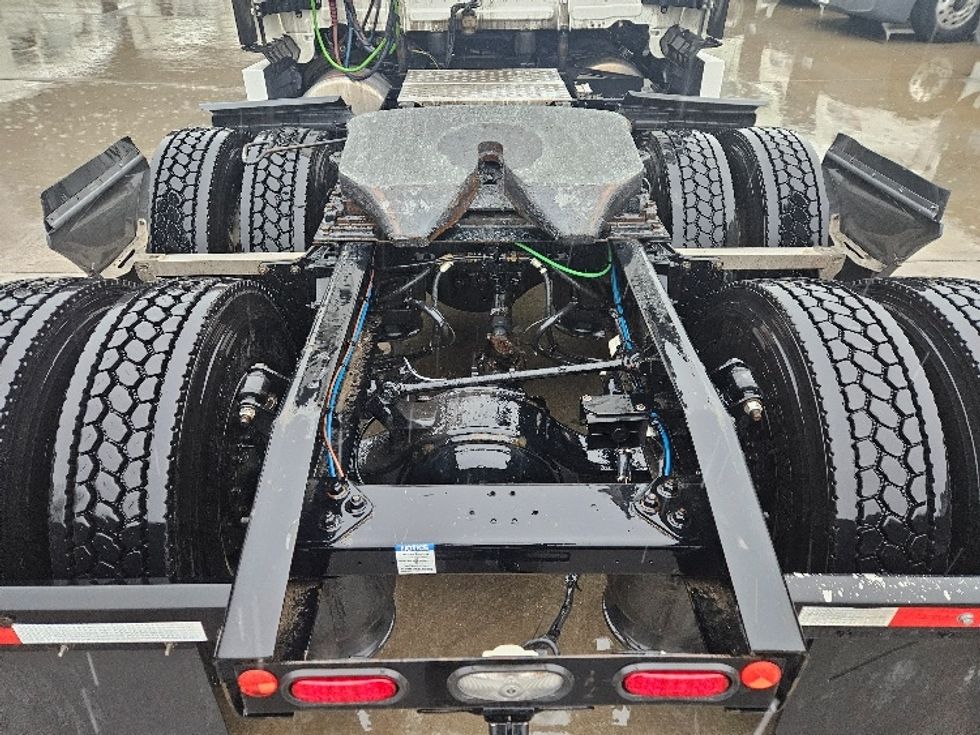 Sleeper Tractor-Heavy Duty Tractors-Freightliner-2020-T12664ST-Poplar Bluff-MO-617,830\n\t\tmiles-$ 52,000 - Image 6